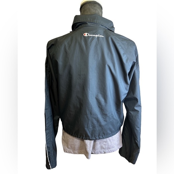 Champion Crop Bottom Full Sleeve Zip Windbreaker Jacket S - Picture 2 of 6